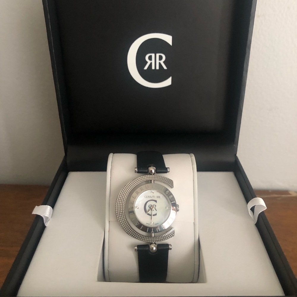 Cerruti 1881 luxury ladies offers priceless looks and class.